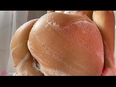❤️ 布鲁内特在淋浴时用振动器自慰阴部达到强烈的高潮 ️ Sex video❌❤