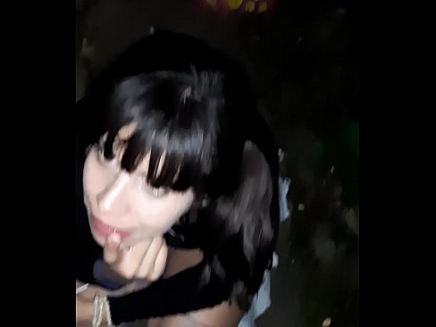 ❤️ 在街上膨胀的阴茎,以换取糖果 ️ Sex video❌❤