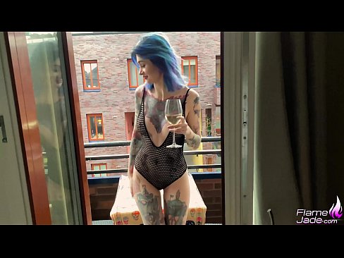 ❤️ 巨大的女孩大口吸吮，在空旷的天空下热情地做爱 ️ Sex video❌❤